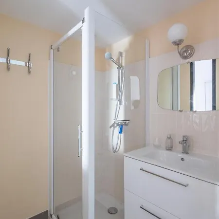 Holiday home Maison Pour 6 - Jardin - 950m De La Jard-sur-Mer